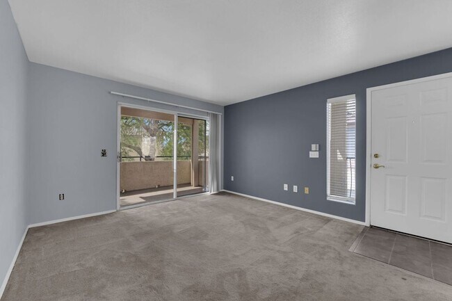 Building Photo - 5710 E Tropicana Ave