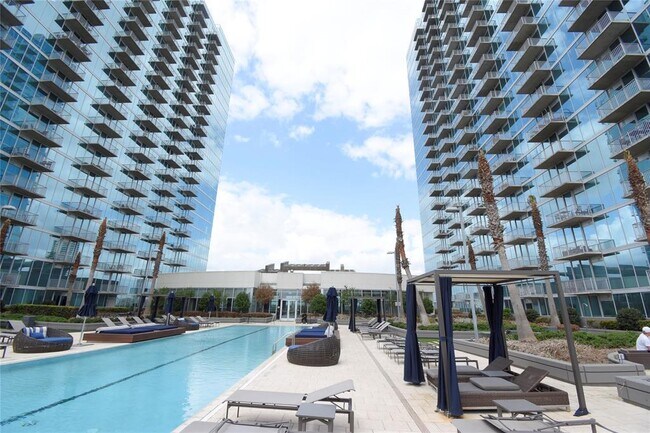Building Photo - 5925 Almeda Rd