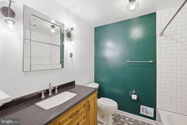 Building Photo - 11317 College View Dr