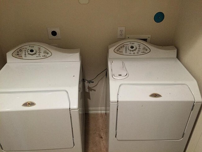 Building Photo - 26427 Cole Trace Ln