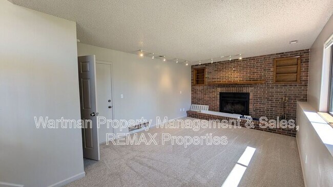 Building Photo - 5480 Mule Deer Dr