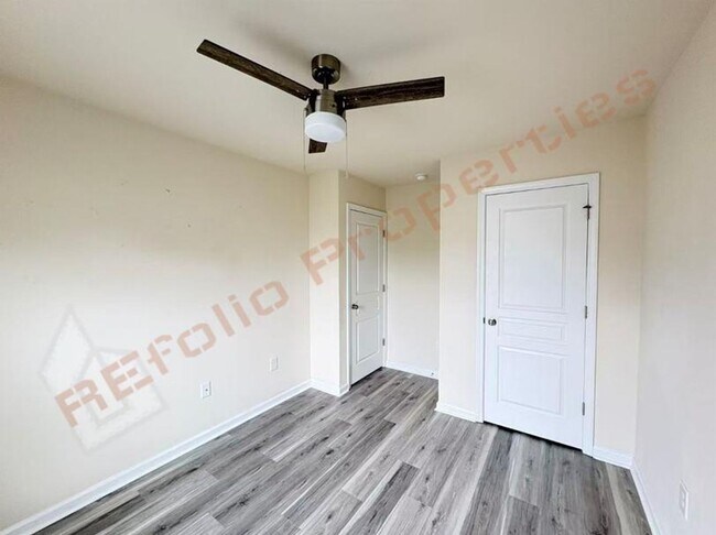 Building Photo - 3900 Swinton St