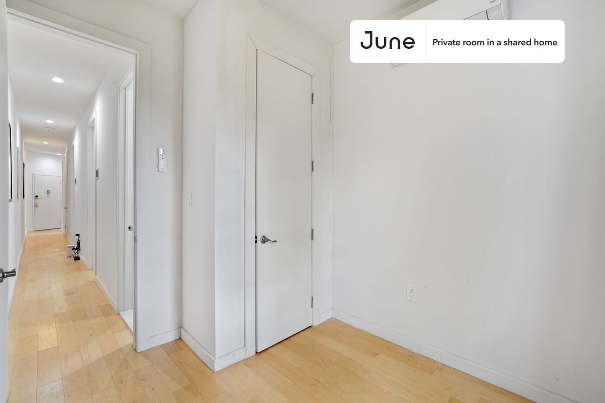 Building Photo - Room in Shared 4 bed/2 bath home