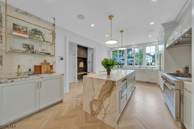 Building Photo - 84 Watchung Ave