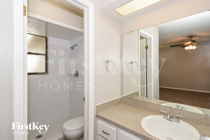 Building Photo - 10857 Knottingby Dr