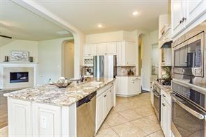 Building Photo - 6122 Garden Lakes Ln