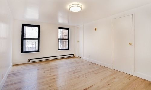 Building Photo - 216 7th Ave