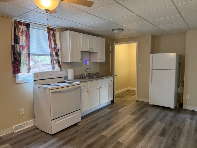 Building Photo - 825 N Spalding St