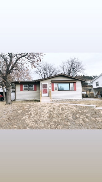 Primary Photo - 2210 Alamo Dr
