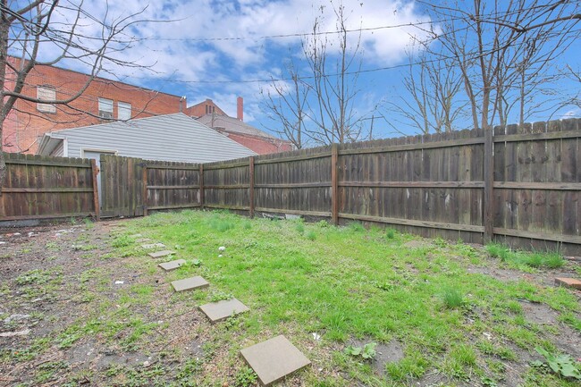 Building Photo - 171-173 N 18th St