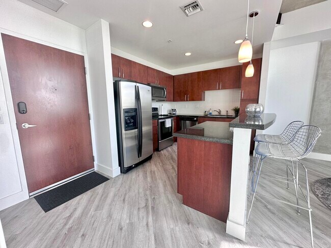 Building Photo - 300 S Australian Ave