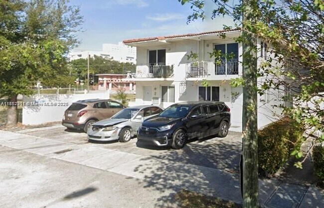 Building Photo - 1621 NW 16th St