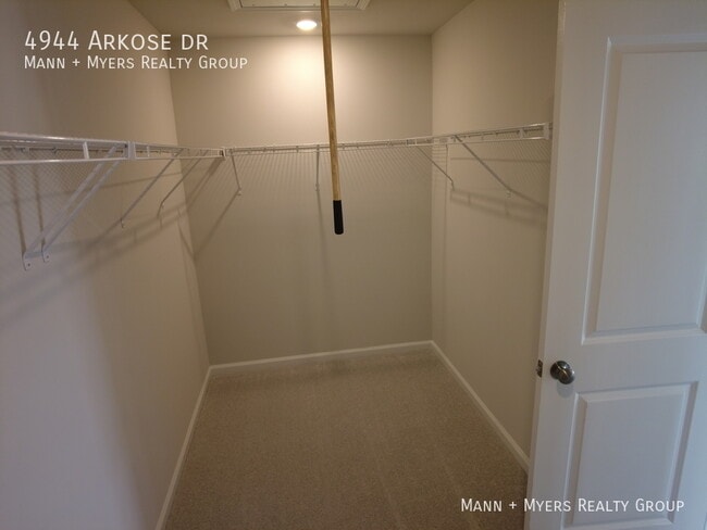 Building Photo - 4944 Arkose Dr