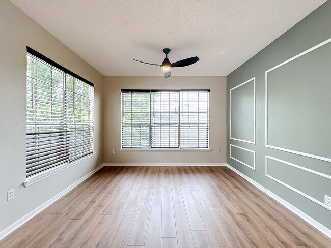 Building Photo - 13103 Mulberry Park Dr