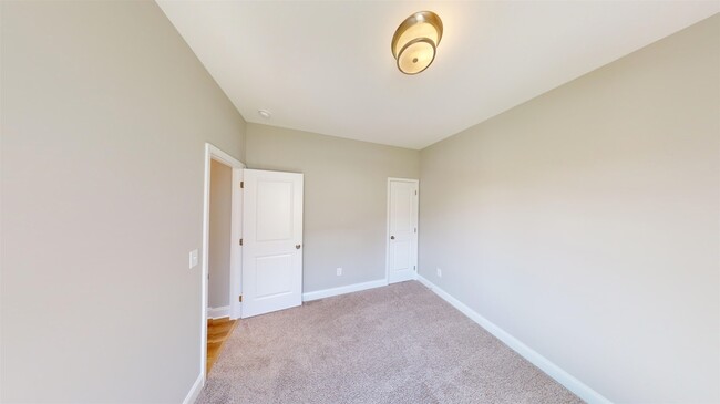Building Photo - 1064 Moen Lp