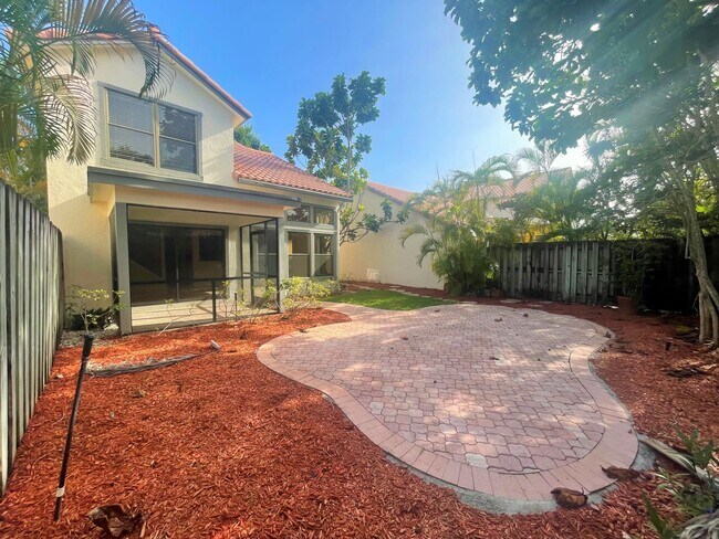 Building Photo - Spacious 3Bed/2.5Bath/Garage Home in Via Verde