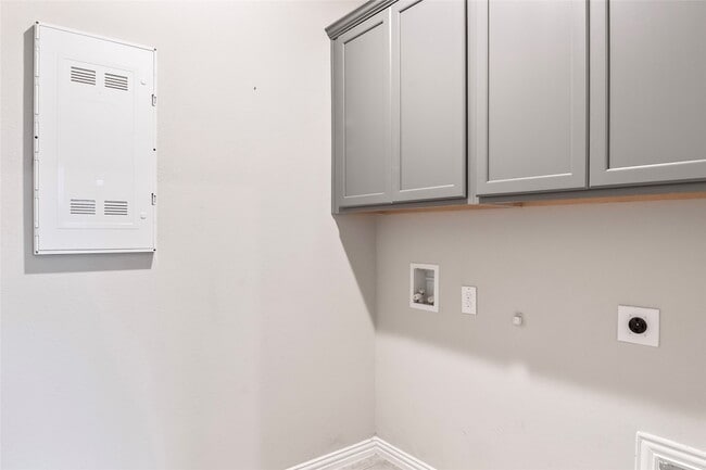 Building Photo - 2607 Dakota Cir