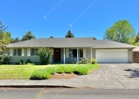 Building Photo - Charming Bend Home | Single-Story Living