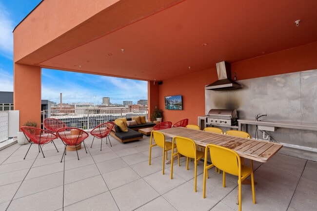 Building Photo - 1st Floor modern condo in downtown Durham!