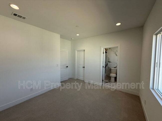 Building Photo - 7643 14th St