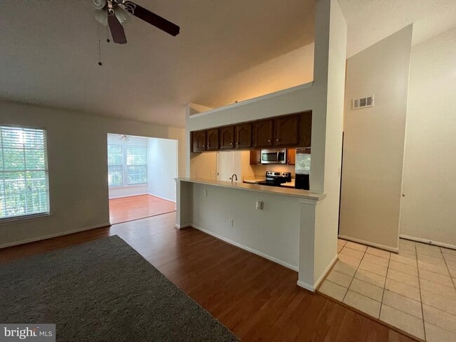 Building Photo - 1403 Sage Ln