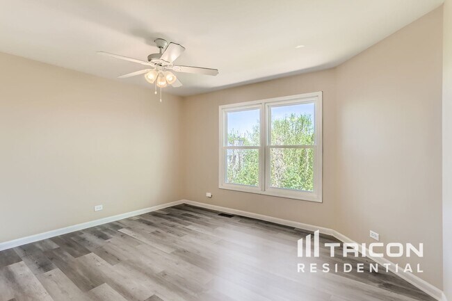 Building Photo - 1720 Westbury Dr