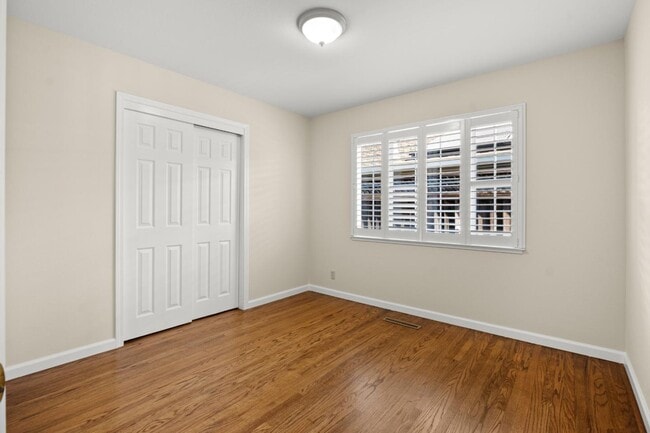 Building Photo - 5525 Amby Dr