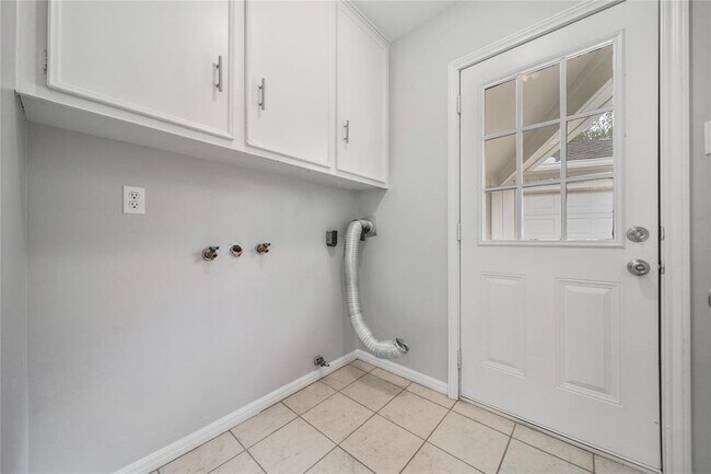Building Photo - 1059 Richelieu Ln