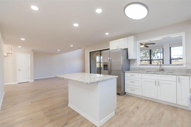 Building Photo - 6545 Brentwood Dr.