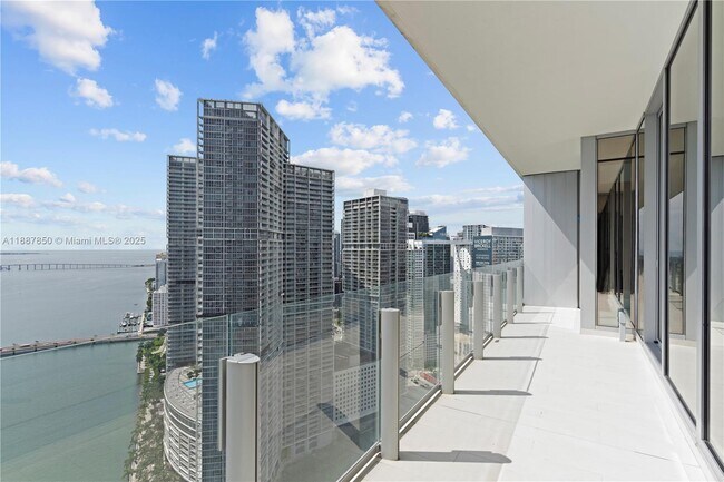Building Photo - 300 Biscayne Blvd Way