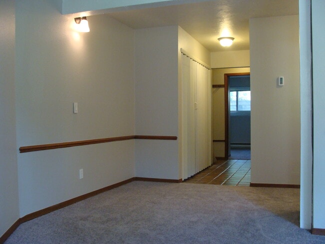 Building Photo - 414 W Beaver Creek Blvd