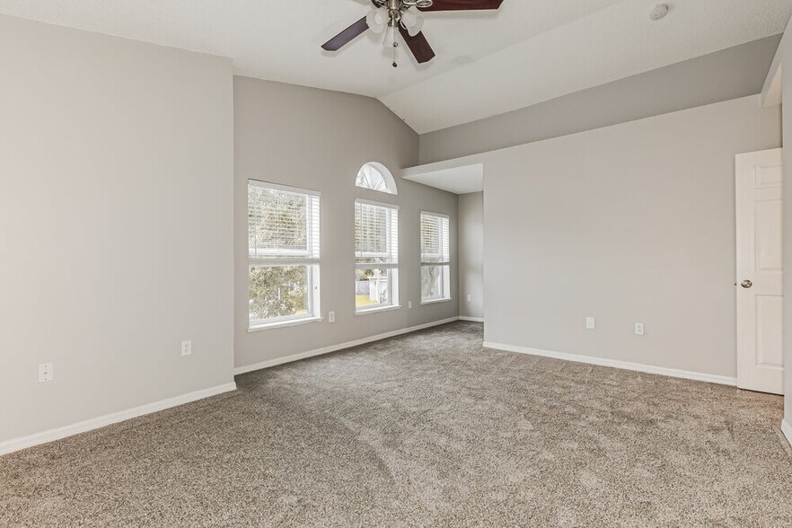 Building Photo - 30249 Birdhouse Dr
