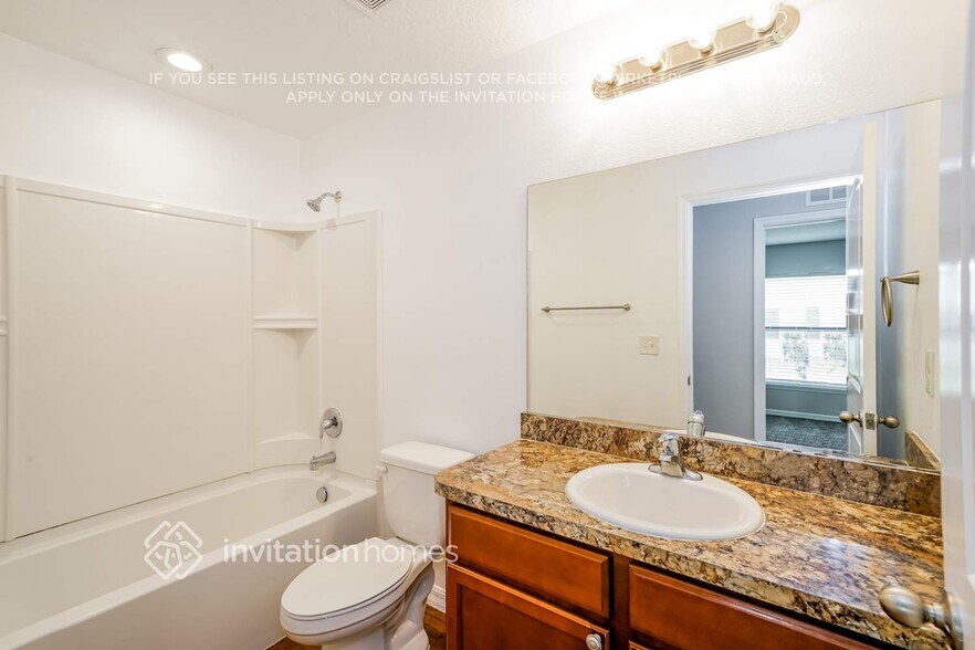 Building Photo - 11833 Thicket Wood Dr