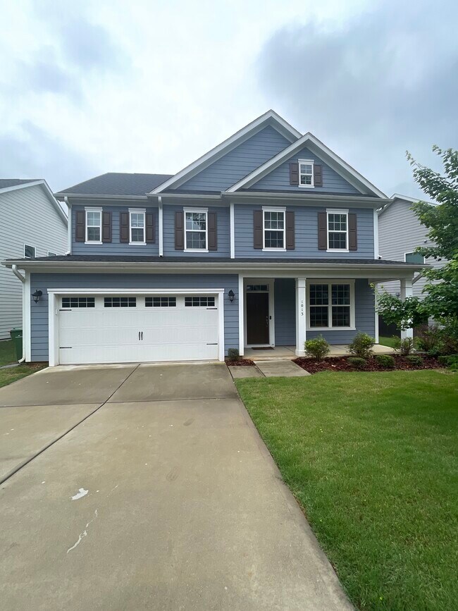 Building Photo - 1013 Travern Dr