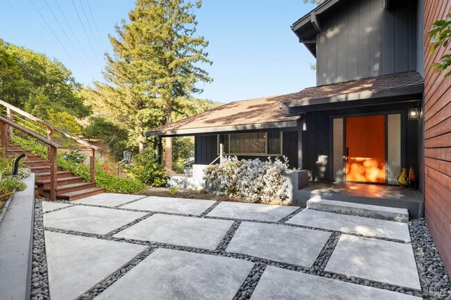 Building Photo - 48 Junipero Serra Ave