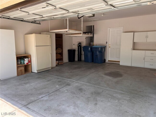 Building Photo - 810 Socorro Song Ln