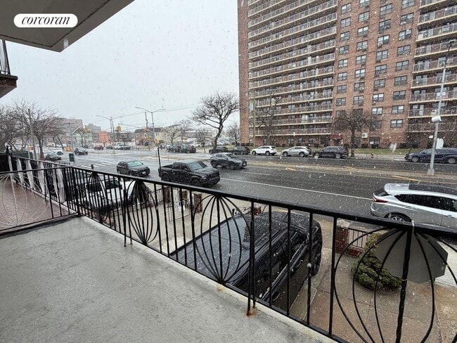 Building Photo - 2735 Cropsey Ave