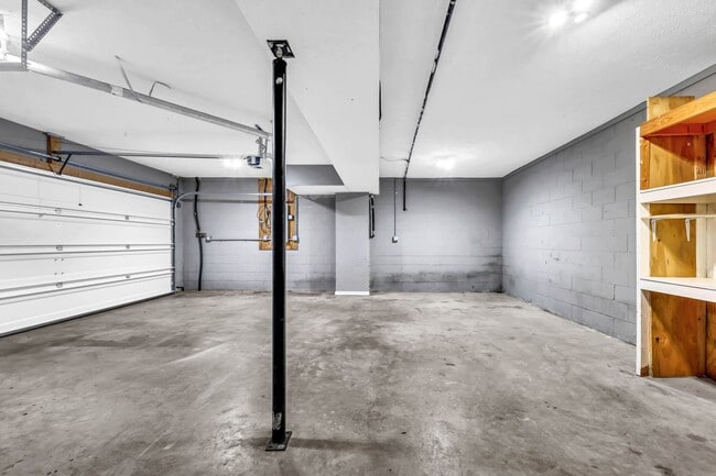 Building Photo - 2856 Sharpie Dr