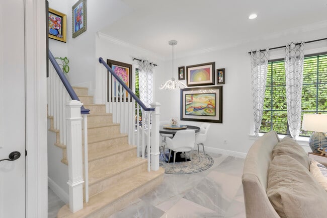 Building Photo - 1020 Miramar Dr