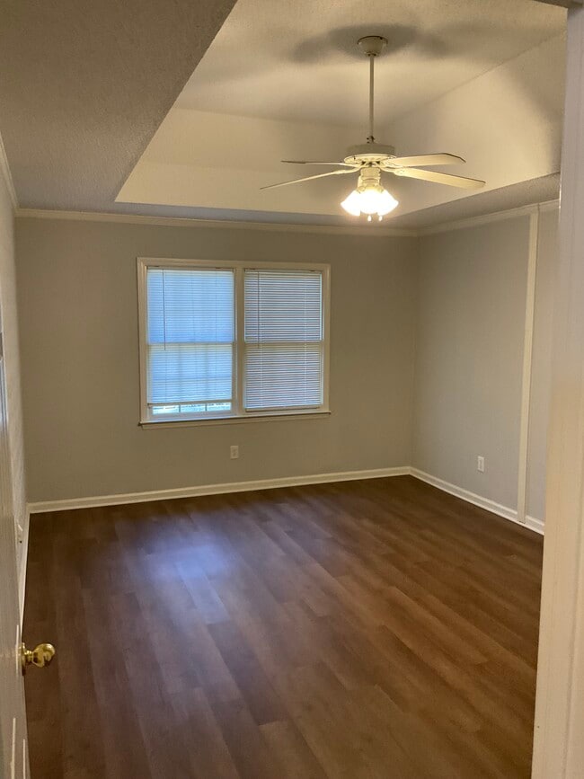 Building Photo - 9033 English Saddle Ln