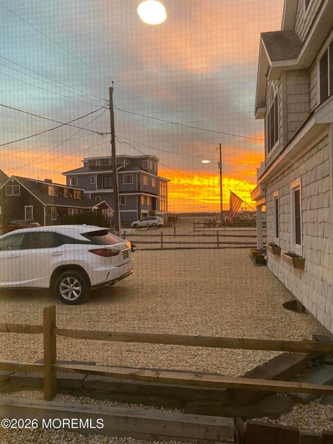 Building Photo - 108 E Kupper Dr