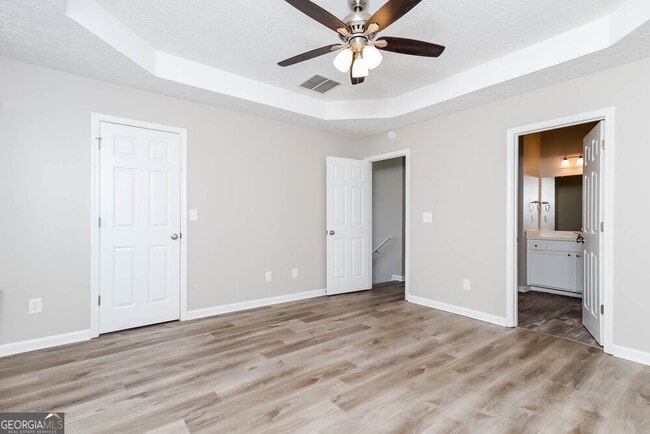 Building Photo - 5201 Summer Brooke Ct