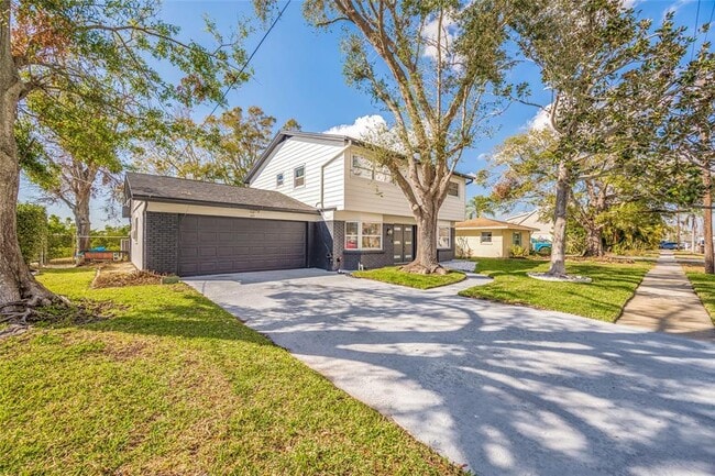 Building Photo - 4622 Bay Crest Dr