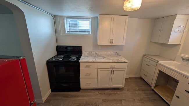 Primary Photo - 2015 Bradley Ave