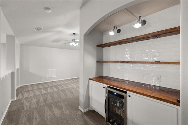 Building Photo - 4802 Oakview Dr