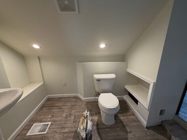 Building Photo - 13091 Lakeridge Dr