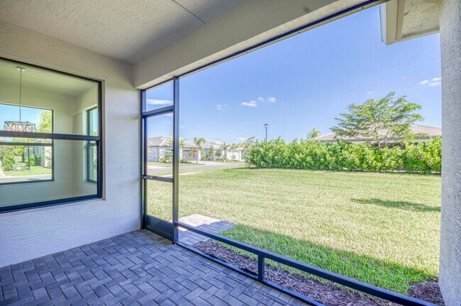 Building Photo - 12555 SW Manatee Marsh Ter
