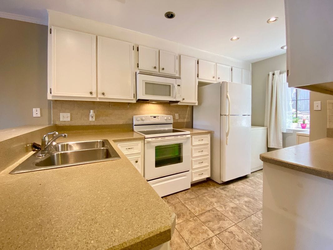 Building Photo - 1804 Capital Pkwy