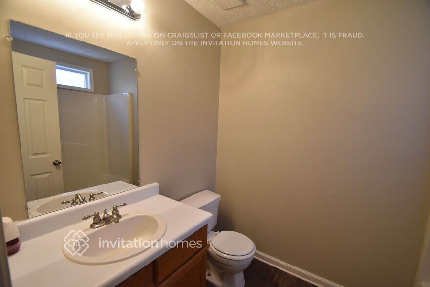 Building Photo - 1725 Stoneoak Cir