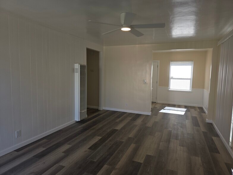 Building Photo - 15726 Halldale Ave
